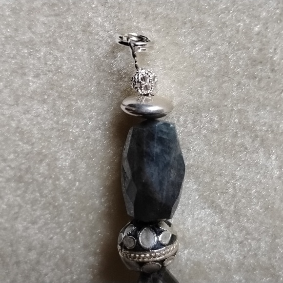 HAND CRAFTED LABRADORITE AND ENAMEL BEADS BRACELET - Picture 2 of 7